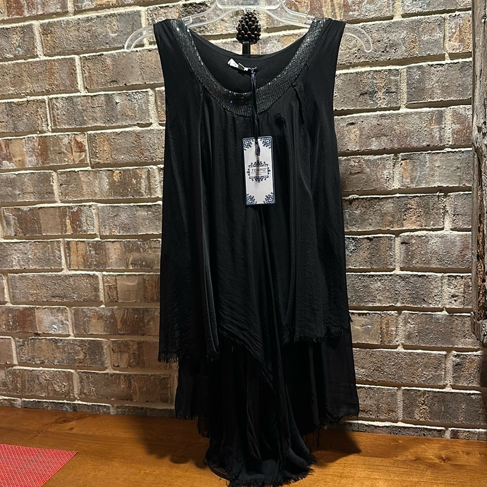 Tempo Paris Tiered Black Sleeveless Top